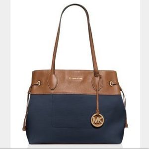 Large marina north south drawstring